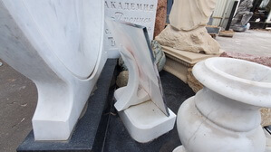 Фото на могилу в рамке под стеклом